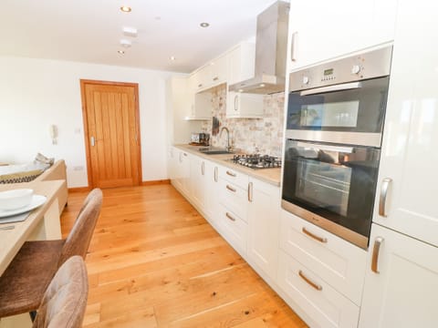 Fridge, dishwasher, electric kettle, toaster