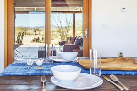 House, 4 Bedrooms | Dining