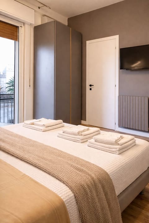 Classic Double Room | Down comforters, memory foam beds, desk, soundproofing