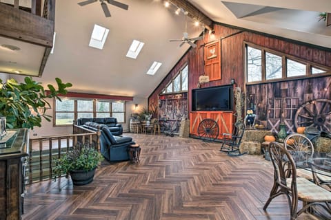 Bartlett Vacation Rental | 4BR | 2BA | Stairs Required | 3,100 Sq Ft