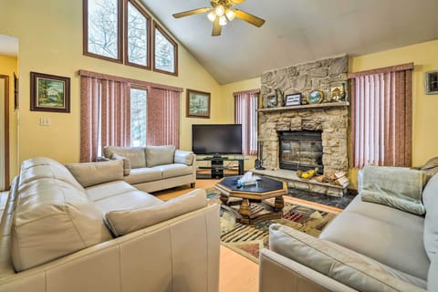 Bushkill Vacation Rental | 3BR | 2BA | 1,459 Sq Ft | Stairs to Access