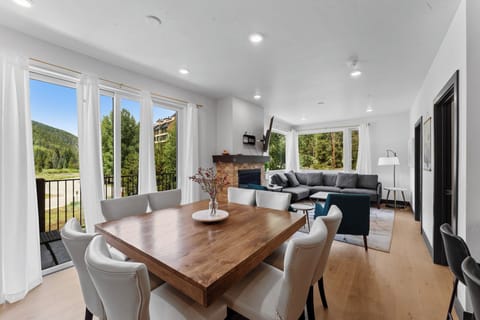 Condo (3 Bedrooms) | Property amenity