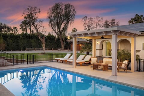 House (5 Bedrooms) | Front of property
