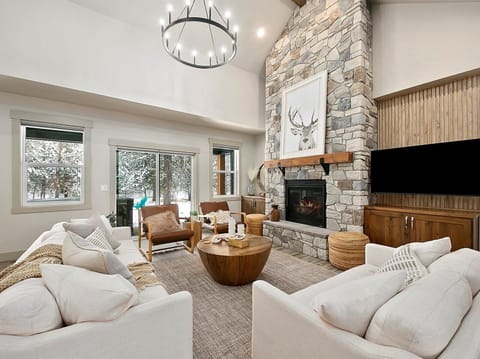 Warm & inviting great room