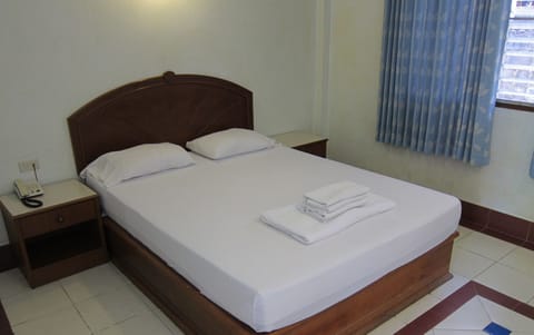 Standard Double Room with Fan | Free WiFi