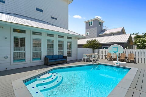 Lazy Bones - Crystal Beach - Back Patio & Private Pool