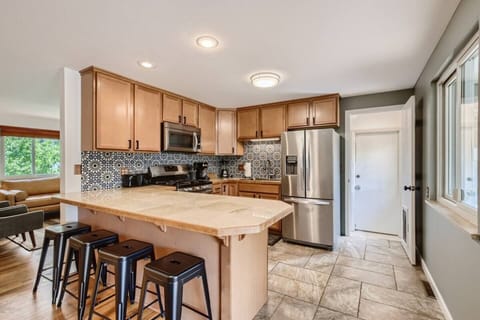 Fully stocked kitchen, perfect for cooking at home