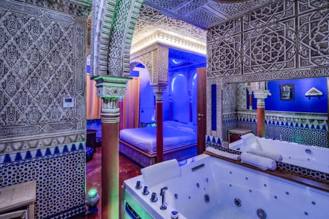 Deluxe Double or Twin Room | Minibar, free WiFi, bed sheets