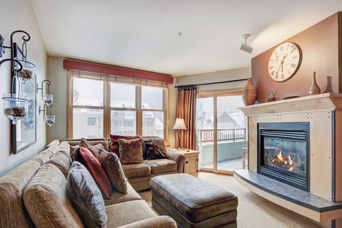 Living Room, Furniture, Indoors, Fireplace, Couch