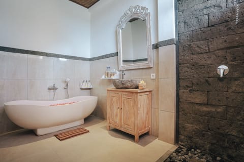 Superior Room | Bathroom