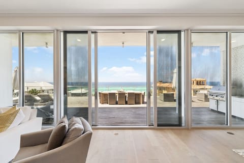 Condo, 5 Bedrooms | Interior