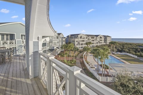 Condo, 3 Bedrooms | Property grounds