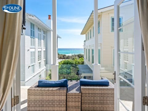 House, 4 Bedrooms | Property grounds