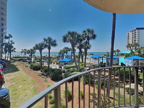 Welcome to Edgewater Tower I #101