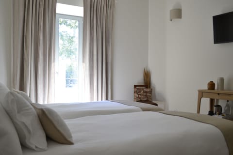 Deluxe Twin Room | Free WiFi