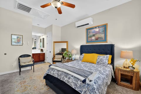 Home Decor, Indoors, Bed, Furniture, Lamp