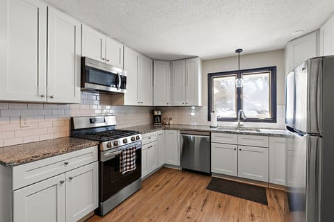 Brand New Fully Stocked Kitchen