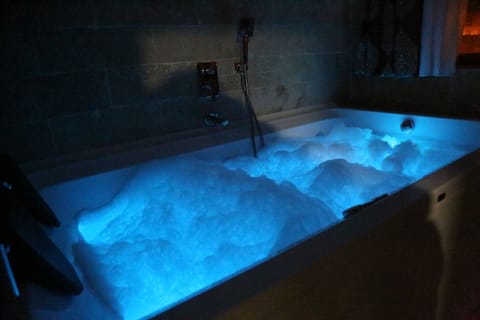 Superior Room | Bathroom