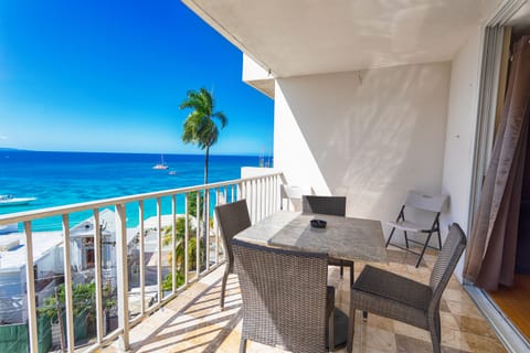 Private balcony with Ocean view 