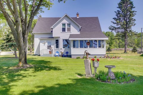 Two Rivers Vacation Rental | 6BR | 2BA | Stairs Required | 2,000 Sq Ft