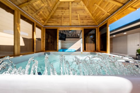 Indoor spa tub