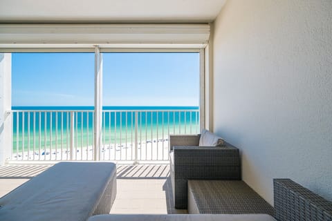 Condo, 3 Bedrooms | Property grounds