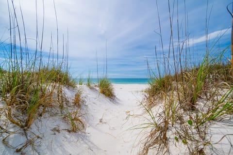 House, 4 Bedrooms | Beach | On the beach