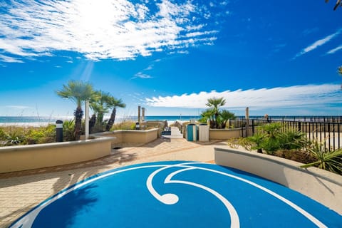 Condo, 3 Bedrooms | Property grounds