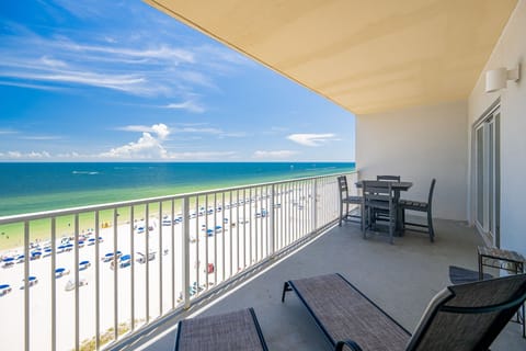 Condo, 3 Bedrooms | Property grounds