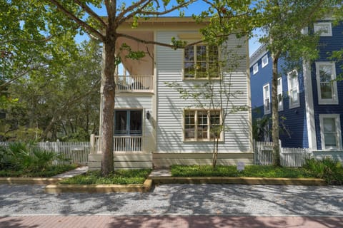 WELCOME TO MIDSUMMER'S NIGHT DREAM IN SEASIDE, FL.