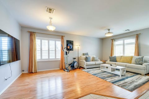 Peoria Vacation Rental | 4BR | 2BA | Step-Free Access | 2,171 Sq Ft