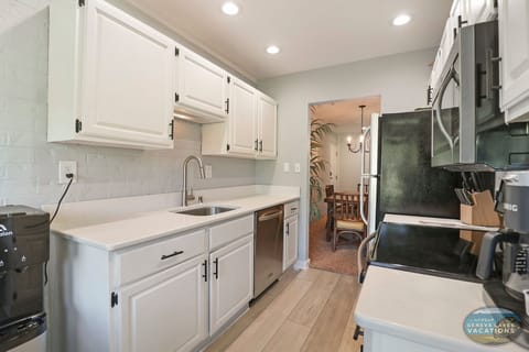 Fully equipped kitchen, drip coffee maker