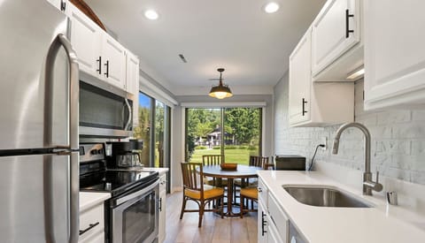 Fully equipped kitchen, drip coffee maker