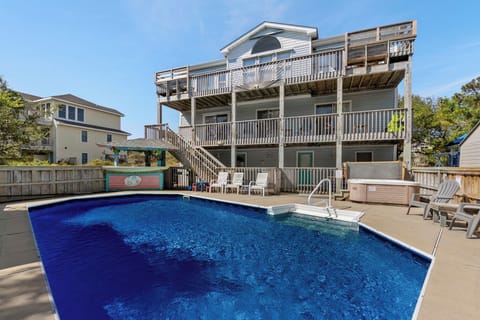 SH200: Beach Bound | Back Exterior