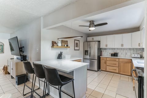 Full kitchen with all the necessary amenities