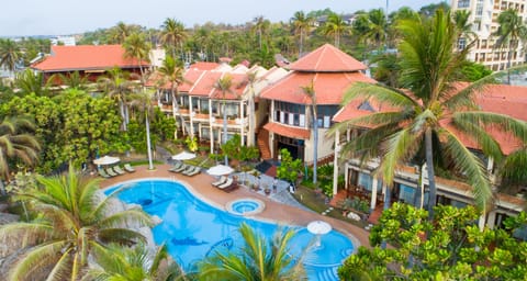 2 outdoor pools, pool umbrellas, sun loungers