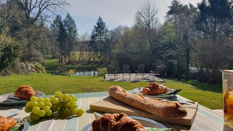 14 - Veranda Dining & Garden, Decking & Lake View