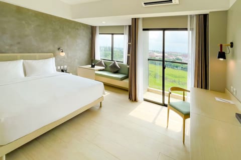 Minibar, desk, iron/ironing board, free WiFi