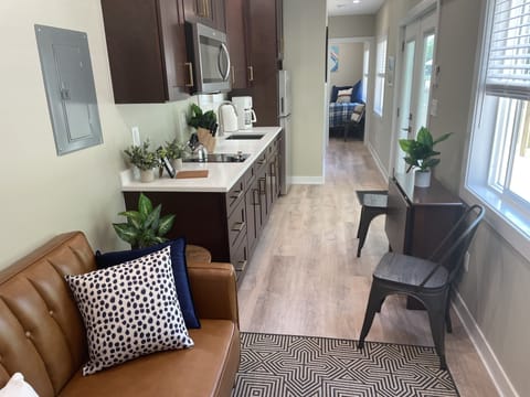 House, 1 Bedroom (No pets, tiny house, linens included) | Living area