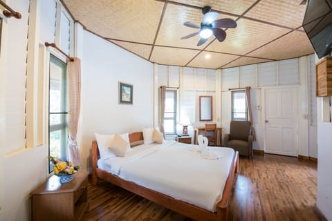 Superior Cottage | In-room safe, individually decorated, individually furnished, desk