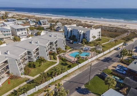 Island South Condominium 18