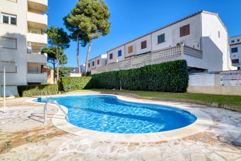 Flat with communal pool in l'Escala