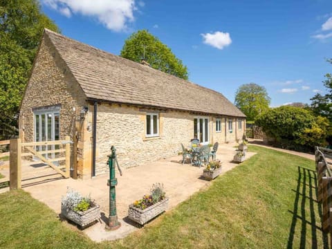 Cottage | Property grounds