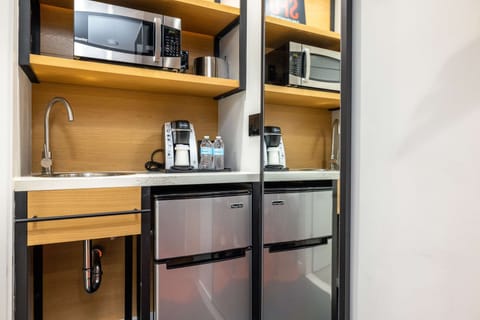 Egyptian cotton sheets, premium bedding, desk, laptop workspace