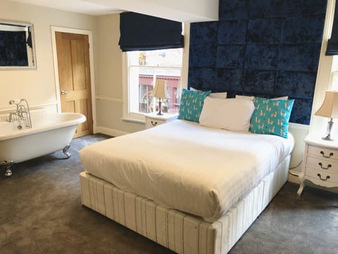 Deluxe Room | Free WiFi, bed sheets