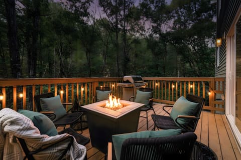 Exterior | Back Deck | Propane Fire Pit
