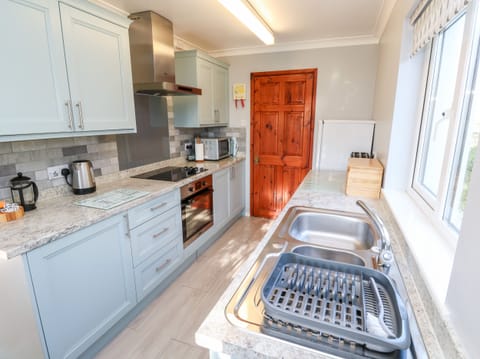 Fridge, dishwasher, electric kettle, toaster