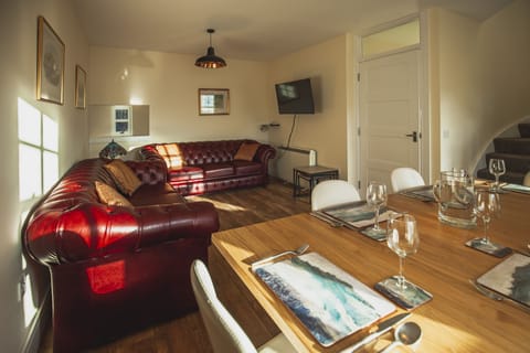 Castle Cottage - Living Room / Dining Room