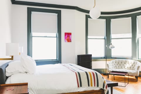 Single Room | Frette Italian sheets, premium bedding, in-room safe, iron/ironing board