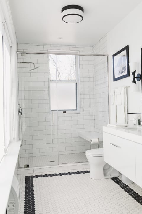 Single Room | Bathroom | Designer toiletries, hair dryer, towels, soap